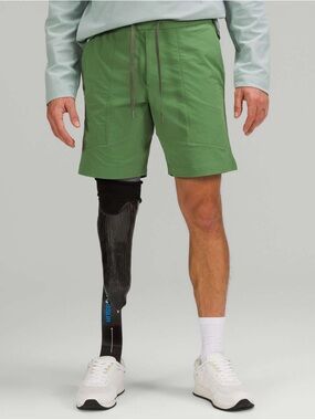 Lululemon Bowline Short 8 . Sz S